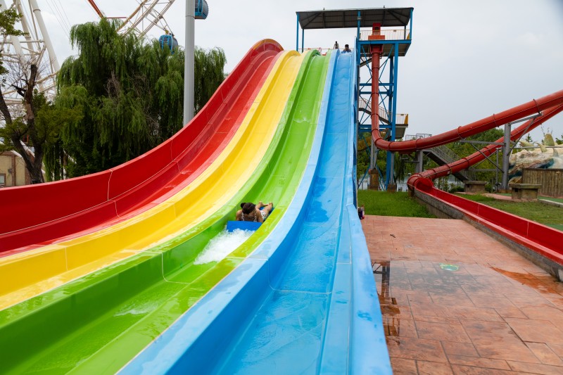 建造水上樂(lè)園怎么選取人工水上造浪設(shè)備?-牧童水上樂(lè)園